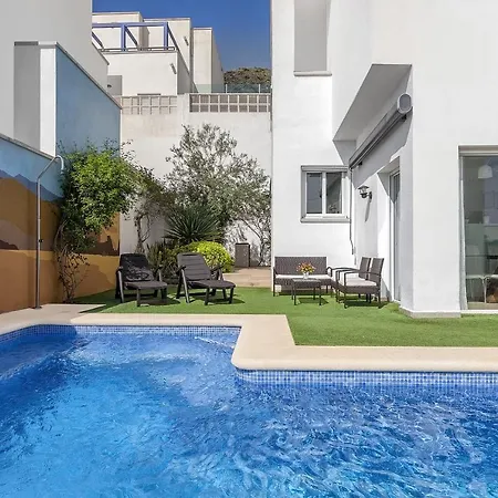 Las Arenas Holiday home